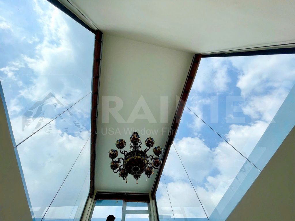 “Có Nên Dán Phim Cách Nhiệt Cho Giếng Trời Không? Dán Loại Nào Chống Nắng Tốt?”