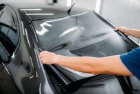 Các bước dán phim cách nhiệt ô tô chuyên nghiệp