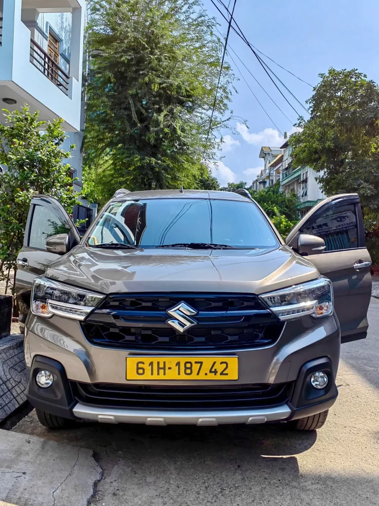 Kính lái Suzuki XL7 được dán phim cách nhiệt ô tô mã RK60