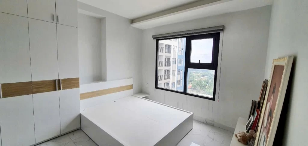 Dán phim cách nhiệt Rainier Villa Newking cho phòng ngủ