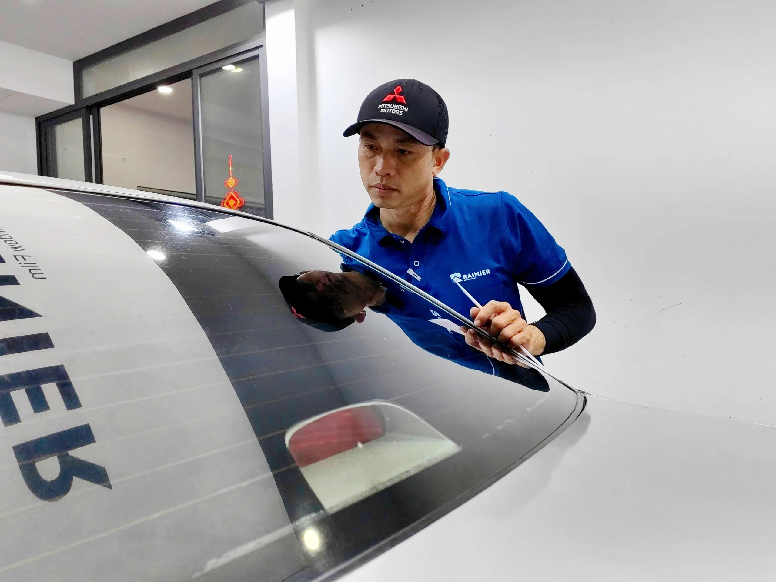 Quy trình thi công dán phim cách nhiệt cho Hyundai Verna