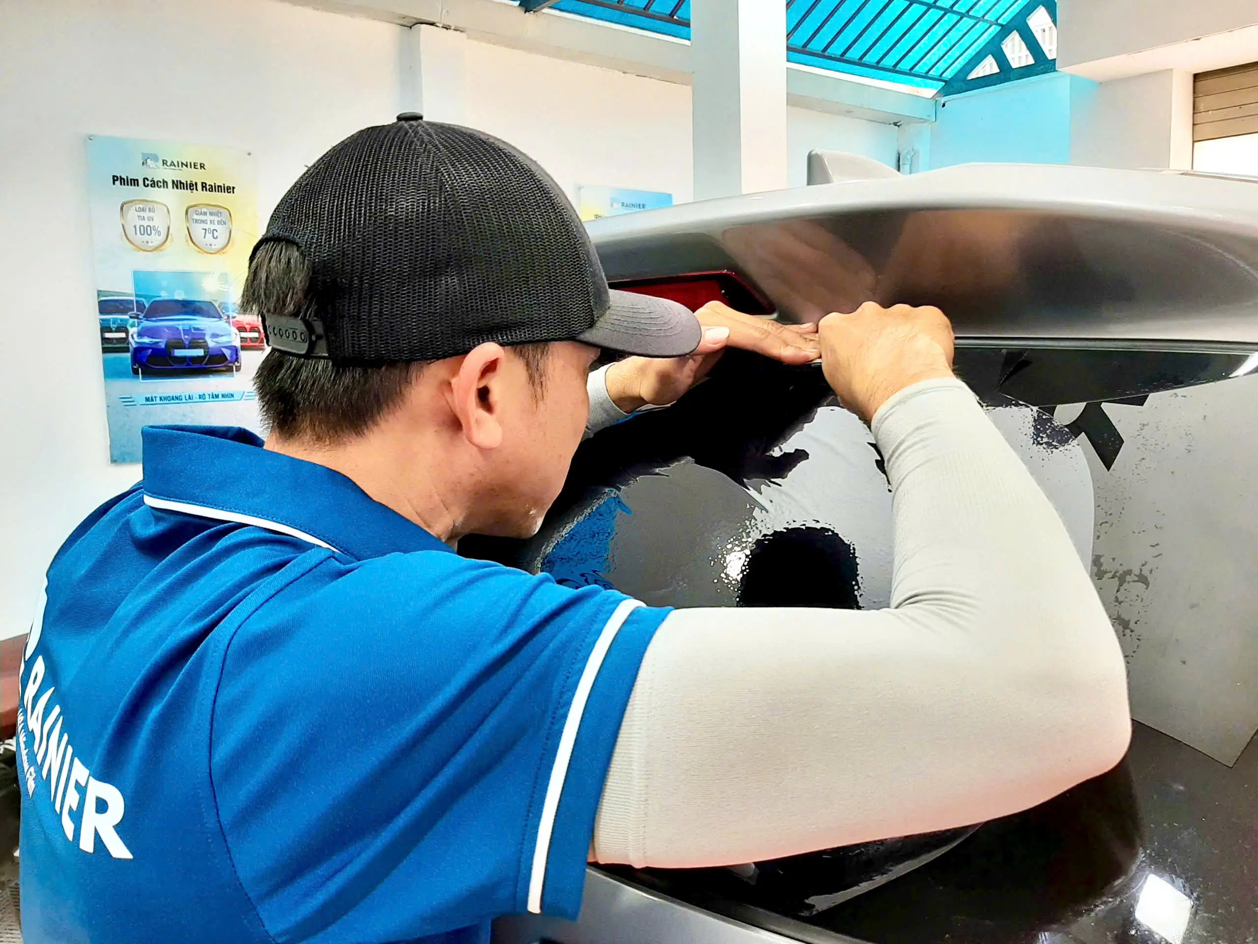 Quy trình thi công tỉ mỉ của nhân viên kỹ thuật Rainier Quy trình thi công tỉ mỉ của nhân viên kỹ thuật Rainier