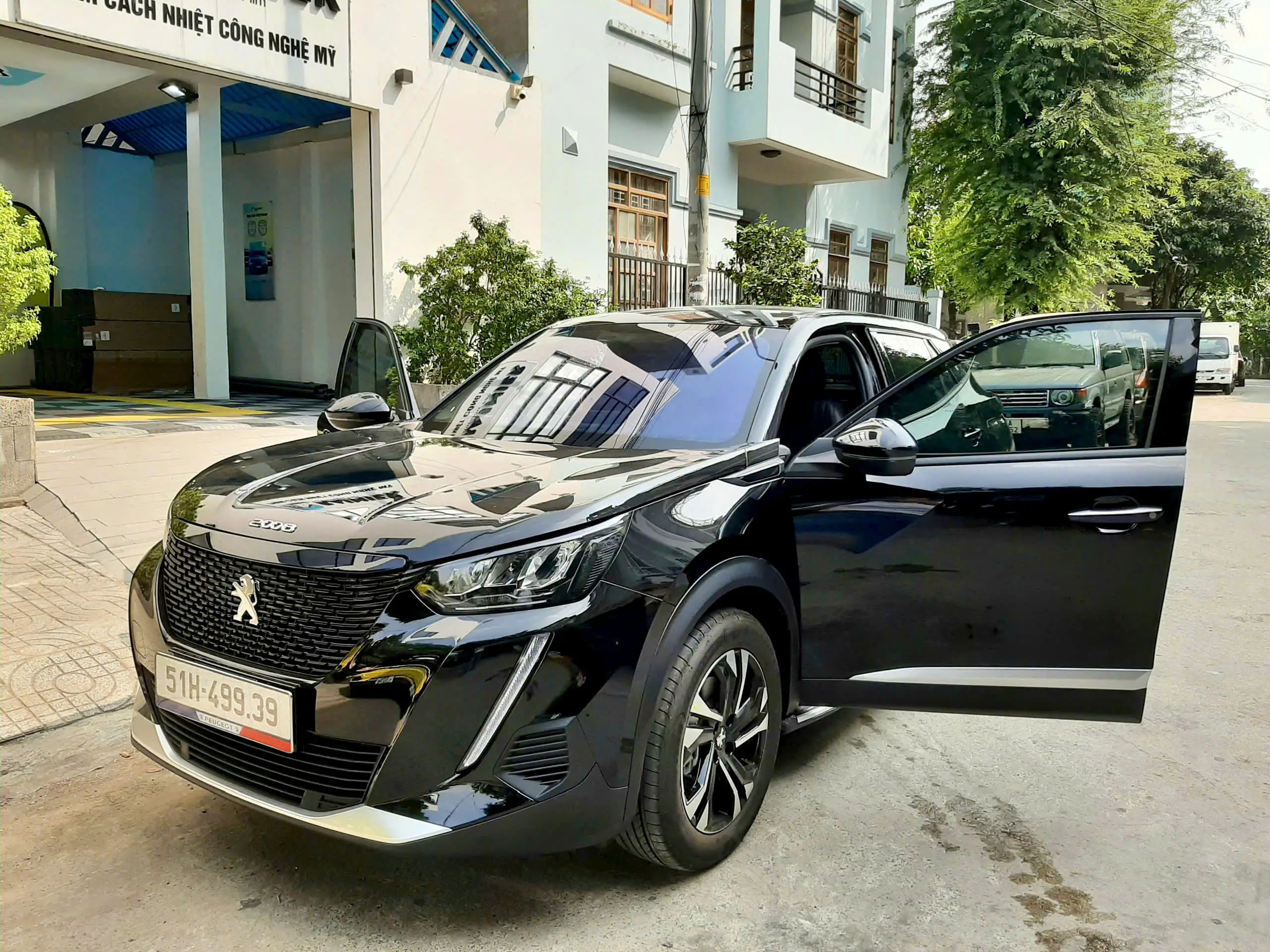 Peugeot 2008 sau khi được dán phim cách nhiệt ô tô của Rainier Peugeot 2008 sau khi được dán phim cách nhiệt ô tô của Rainier