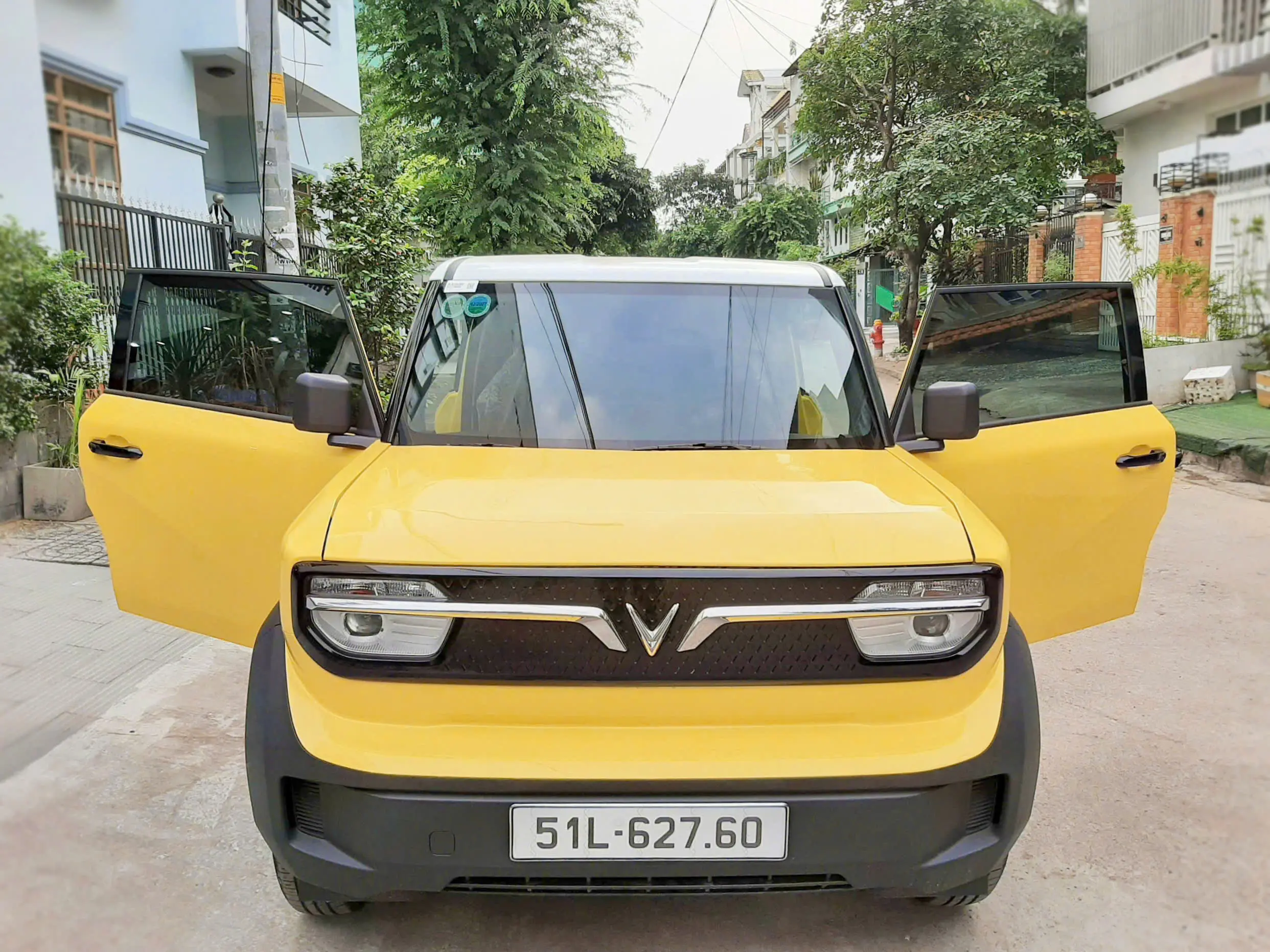 Kính lái của Vinfast VF3 được hoàn thiện bởi phim cách nhiệt mã RK50 Kính lái của Vinfast VF3 được hoàn thiện bởi phim cách nhiệt mã RK50