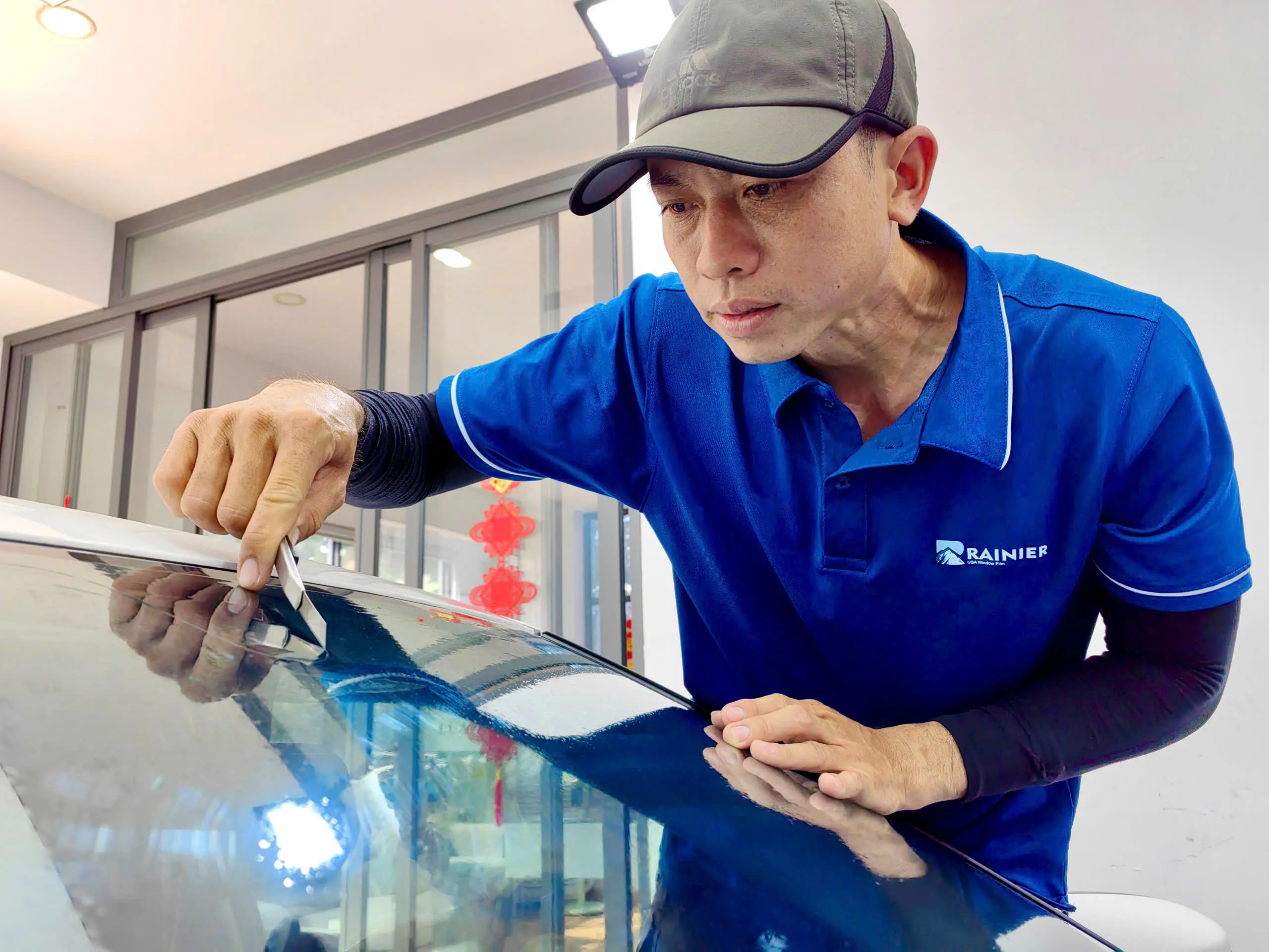 Mã phim cách nhiệt RC70 là lựa chọn hoàn hảo cho kính lái