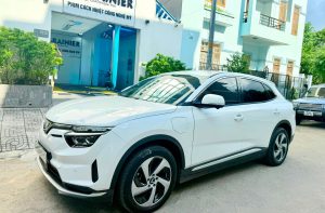 Dán phim cách nhiệt Mỹ Rainier Alpha giúp bảo vệ nội thất Thi công dán phim cách nhiệt Mỹ Rainier Alpha bảo vệ nội thất xe