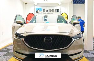 Dán phim cách nhiệt chính hãng Rainier Newking cho ô tô Thi công phim cách nhiệt chính hãng Rainier Newking giúp chống nóng và bảo vệ nội thất ô tô