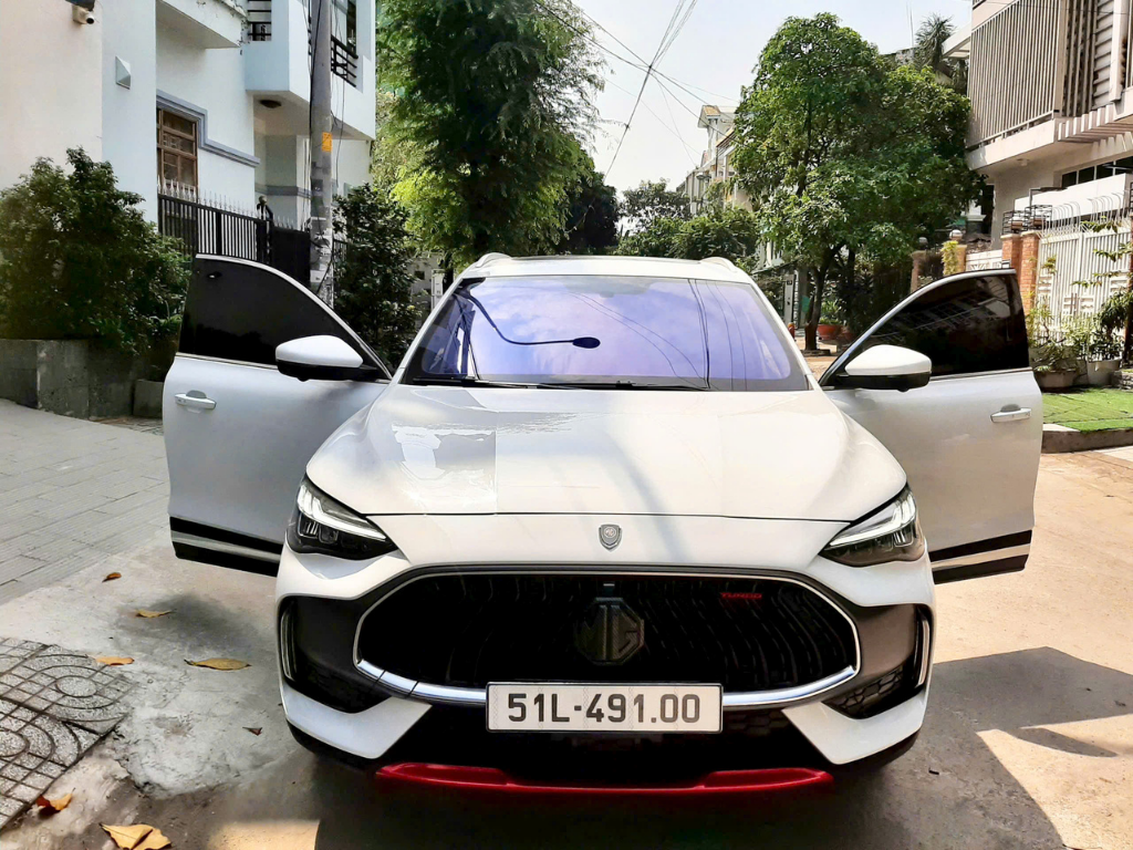 Độ truyền sáng lý tưởng của phim cách nhiệt kính lái Rainier Lilac 50 Độ truyền sáng hợp lý không gây cản trở tầm nhìn