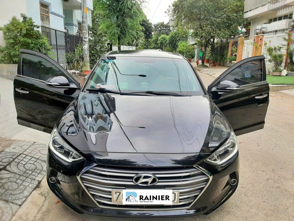 Độ truyền sáng lý tưởng của phim cách nhiệt chống nóng Rainier Nano UV Care Phim cách nhiệt Rainier Nano UV Care với độ truyền sáng cao, chống chói hiệu quả