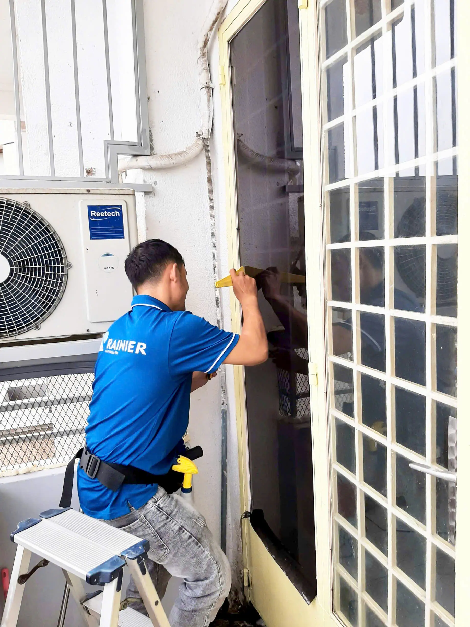 Thi công phim cách nhiệt chống nóng cho nhà kính mã RC15