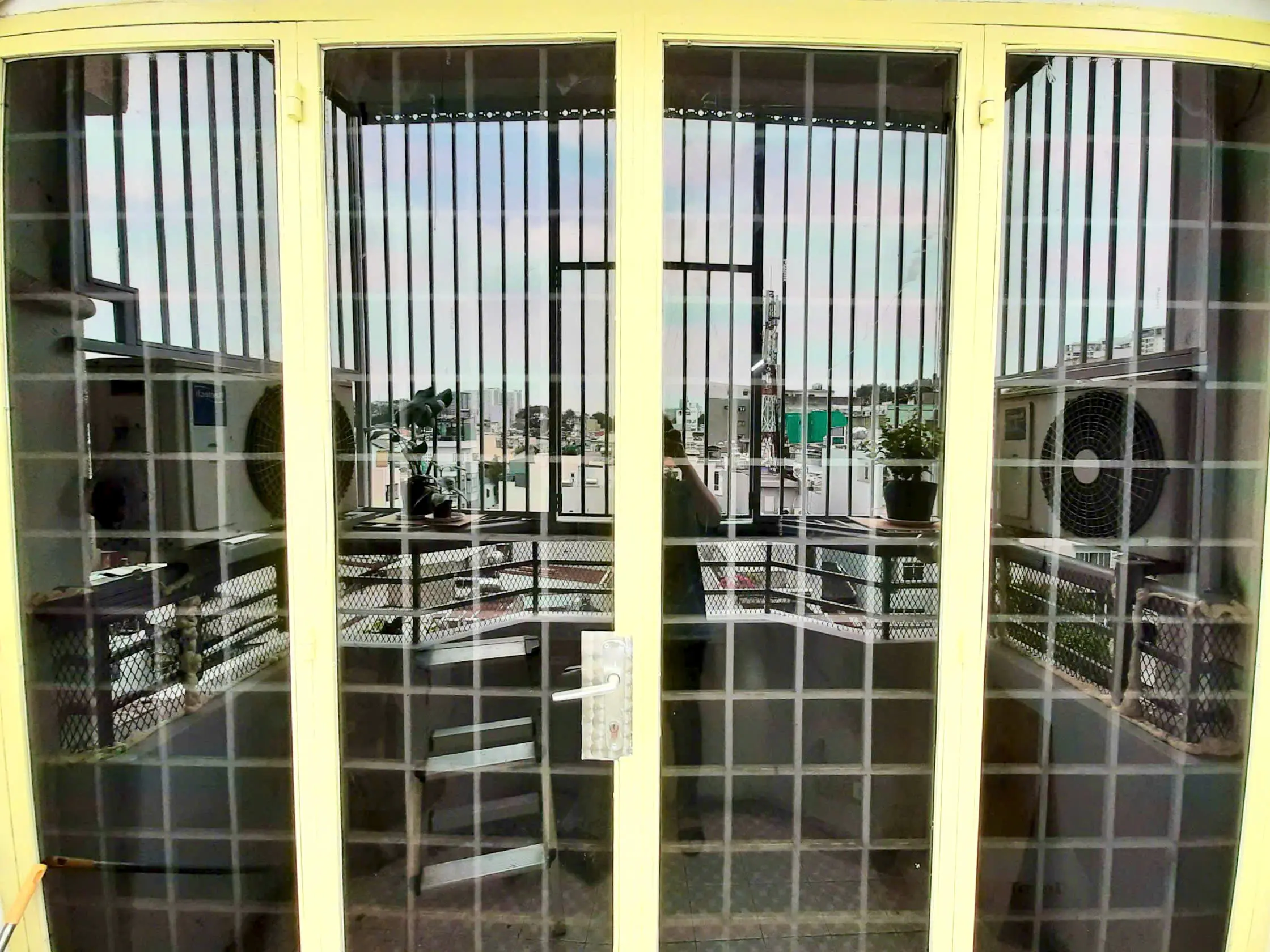 Khả năng bảo vệ sự riêng tư của phim cách nhiệt Rainier Nano UVCare