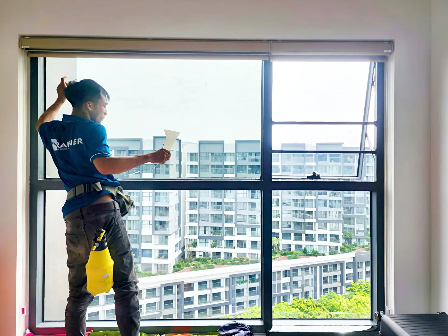 Thi công phim cách nhiệt Rainier Villa Nano UVCare