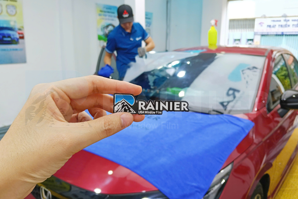 Vì sao nên chọn Rainier để dán phim cách nhiệt cho ô tô Lý do nên chọn Rainier để dán phim cách nhiệt cho ô tô