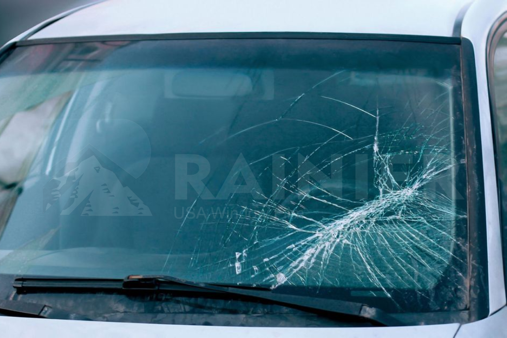 Tăng an toàn khi kính vỡ nhờ phim cách nhiệt Phim cách nhiệt ô tô giúp giữ mảnh kính khi xảy ra va chạm