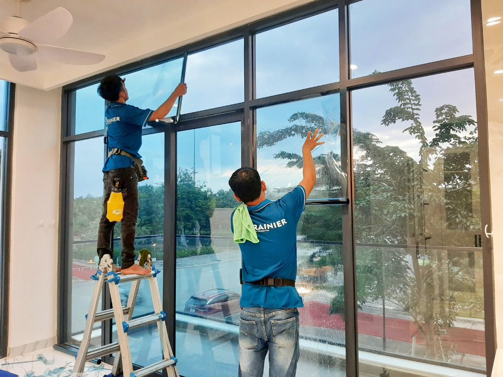 Quy trình thi công phim cách nhiệt chuyên nghiệp đảm bảo độ bền và hiệu quả sử dụng