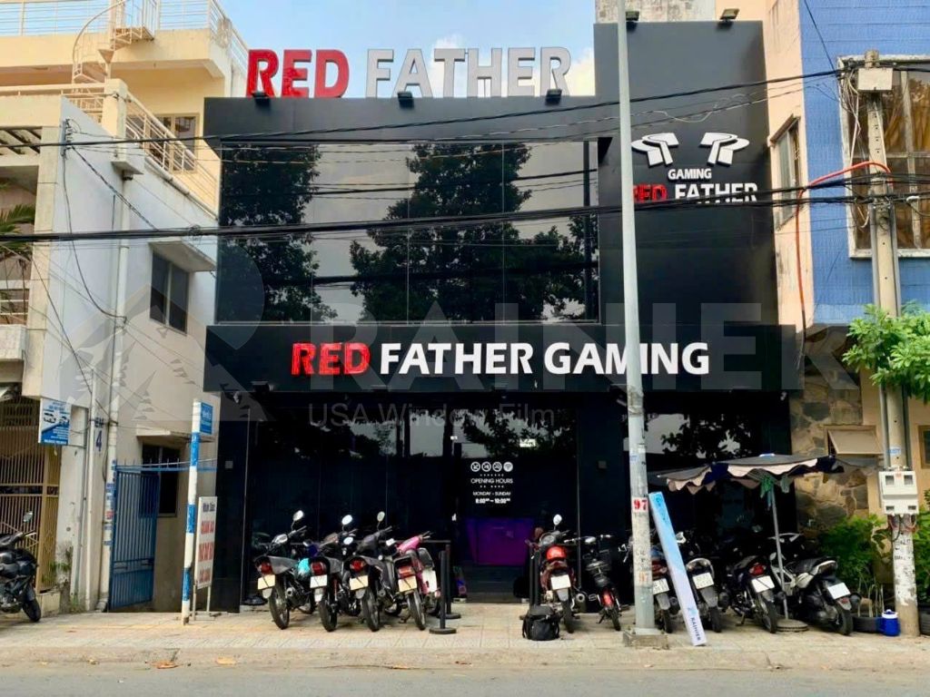 dán phim cách nhiệt nhà kính cho showroom, cửa hàng nâng cao hình ảnh thương hiệu