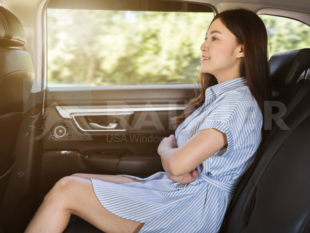 Film cách nhiệt ô tô giúp giảm đáng kể lượng nhiệt hấp thụ qua kính xe, hạn chế nóng và chói khi lái xe