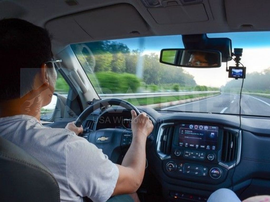 Phim cách nhiệt giúp giảm chói ánh nắng và tăng sự thoải mái khi quan sát