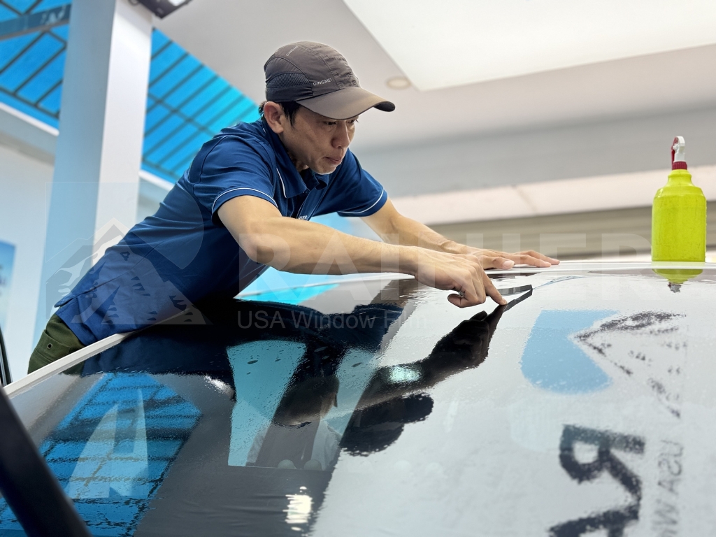 Dán phim cách nhiệt ô tô Đà Nẵng tại Rainier