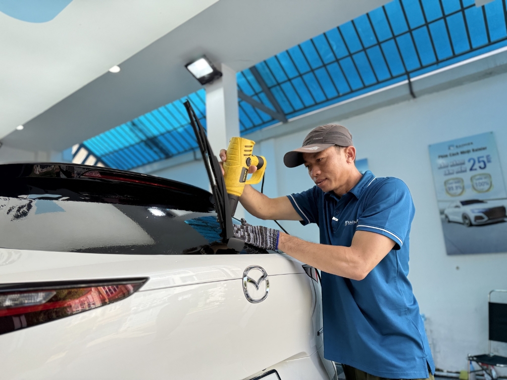 Dán phim cách nhiệt ô tô Gia Lai tại Rainier