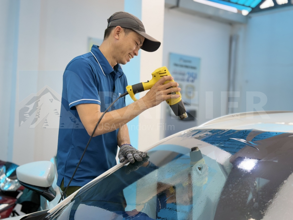 Dán phim cách nhiệt ô tô Hưng Yên tại Rainier