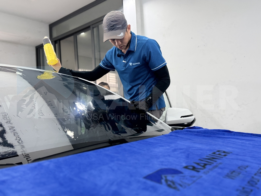 Dán phim cách nhiệt ô tô Phú yên uy tín