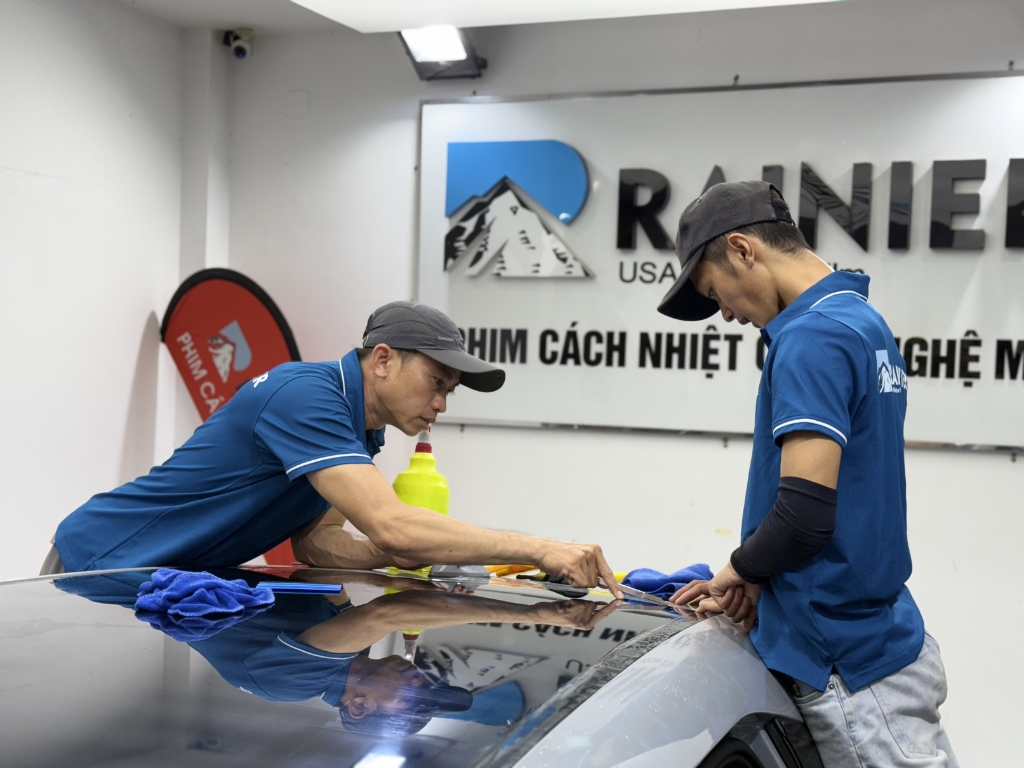 Rainier là địa chỉ dán phim cách nhiệt ô tô Hưng Yên uy tín
