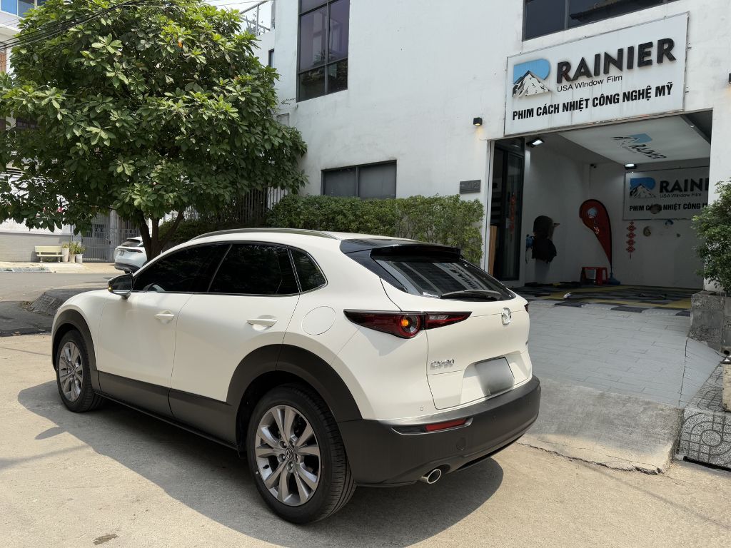 Rainier là địa chỉ dán phim cách nhiệt ô tô Lai Châu