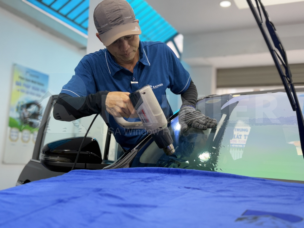 Kinh nghiệm cần lưu ý khi dán phim cách nhiệt ô tô Cao Bằng Kinh nghiệm khi dán phim cách nhiệt ô tô Cao Bằng