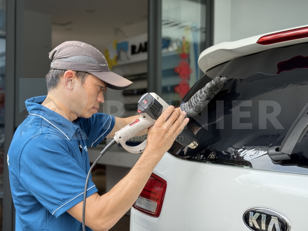 Kinh nghiệm khi dán phim cách nhiệt ô tô Phú Thọ