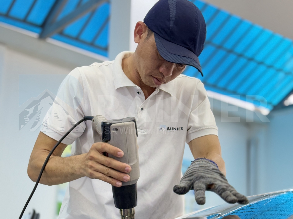 Quy trình các bước dán phim cách nhiệt ô tô Tây Ninh