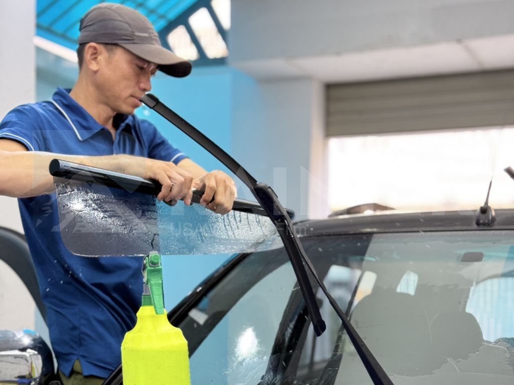 Quy trình dán phim cách nhiệt ô tô Thái Bình