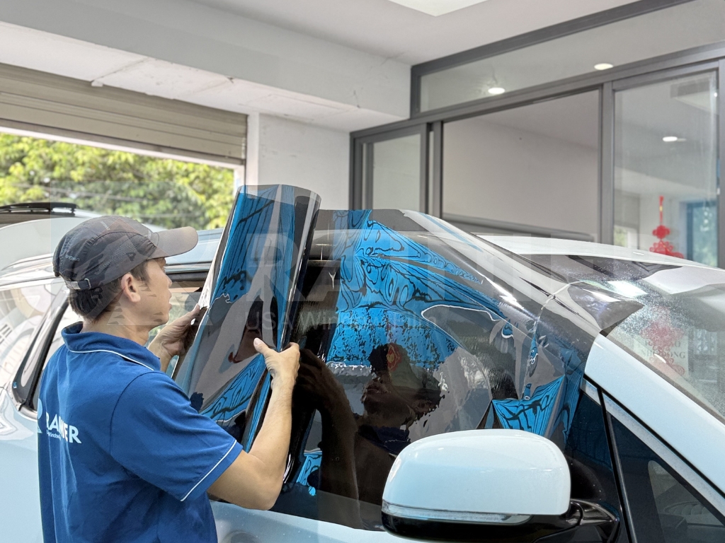 Quy trình thi công phim cách nhiệt ô tô Phú Thọ