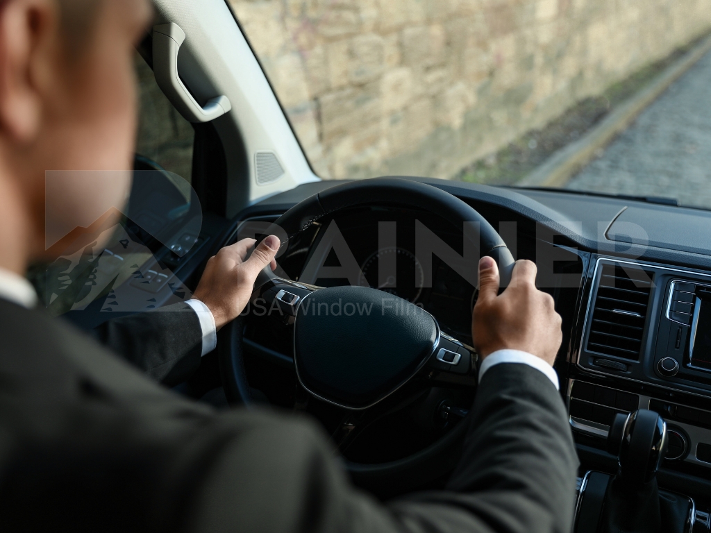 Dán phim cách nhiệt Rainier tăng tính thẩm mỹ, đảm bảo riêng tư Dán phim cách nhiệt tăng tính thẩm mỹ, đảm bảo riêng tư