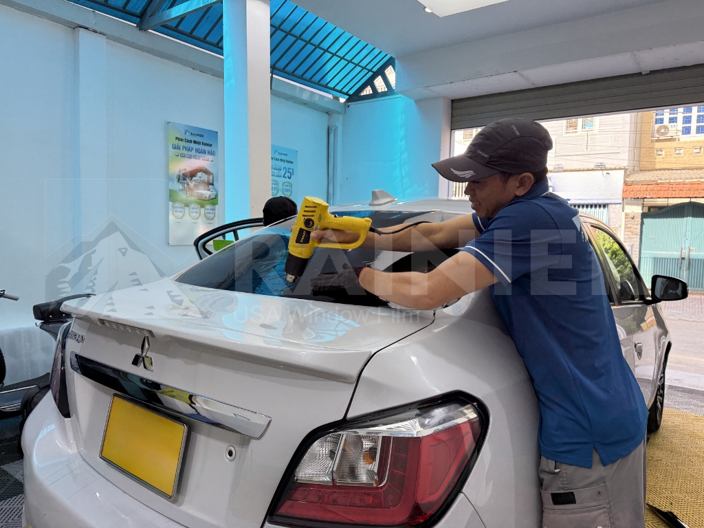 Dán phim cách nhiệt ô tô quận Hoàn Kiếm