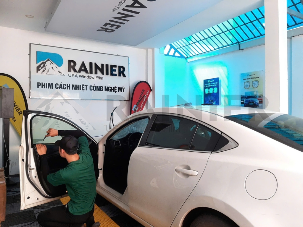 Rainier cung cấp giải pháp phim cách nhiệt nâng tầm tầm nhìn và bảo vệ kính lái