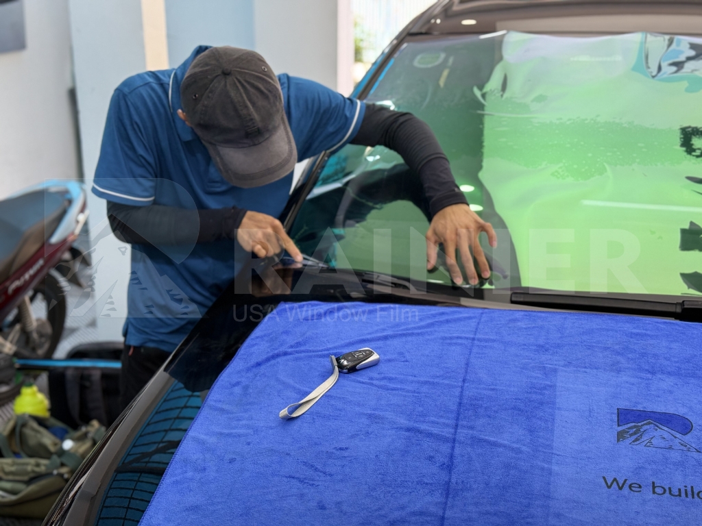 Dán phim cách nhiệt ô tô Hai Bà Trưng