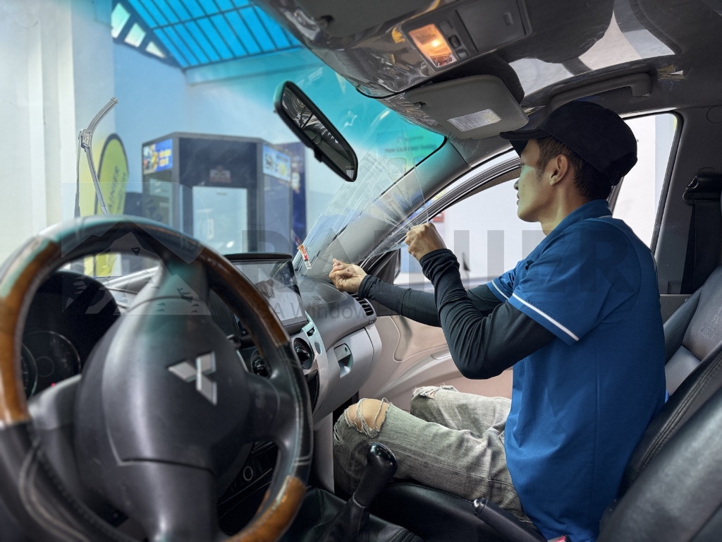 Dán phim cách nhiệt giúp loại bỏ hiện tượng chói lóa