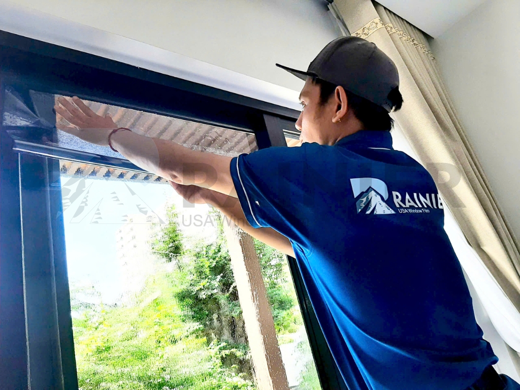 Quy trình dán phim cách nhiệt nhà kính quận 1