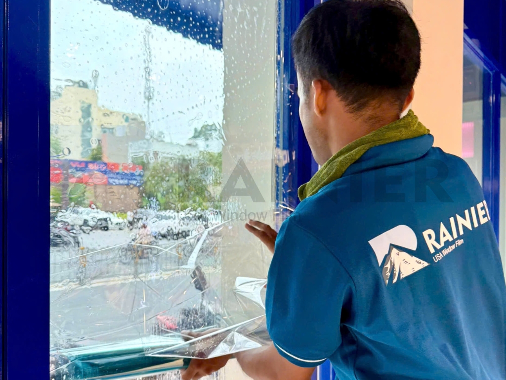 Quy trình thi công phim cách nhiệt nhà kính quận 5