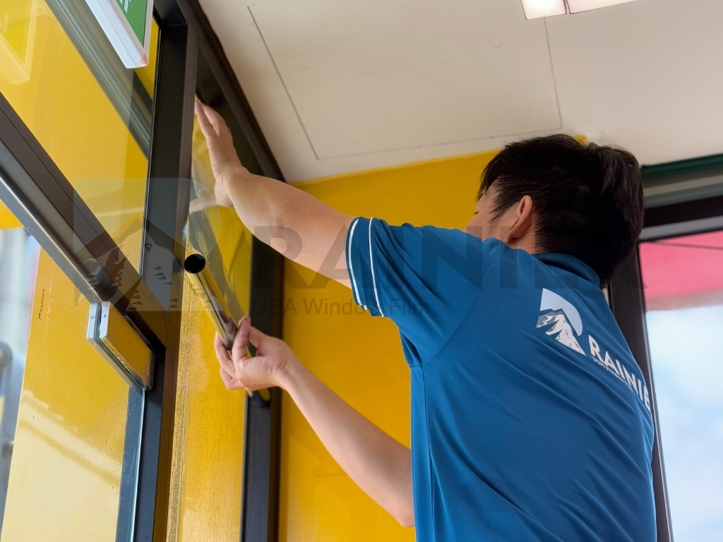 Quy trình thi công phim cách nhiệt nhà kính quận 8