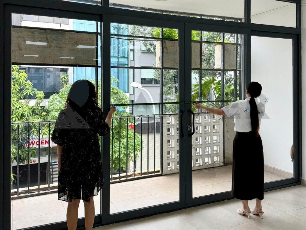 Quy trình thi công dán phim cách nhiệt nhà kính Cà Mau
