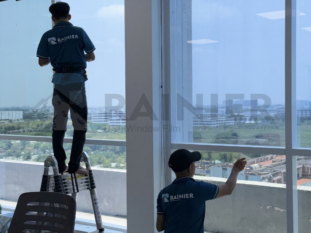 Quy Trình 5 Bước Thi Công Dán Phim Nhà Kính Chuẩn Mỹ Từ Rainier