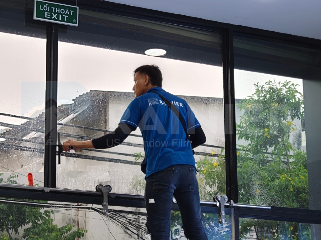 Thi công phim cách nhiệt nhà kính Bắc Giang