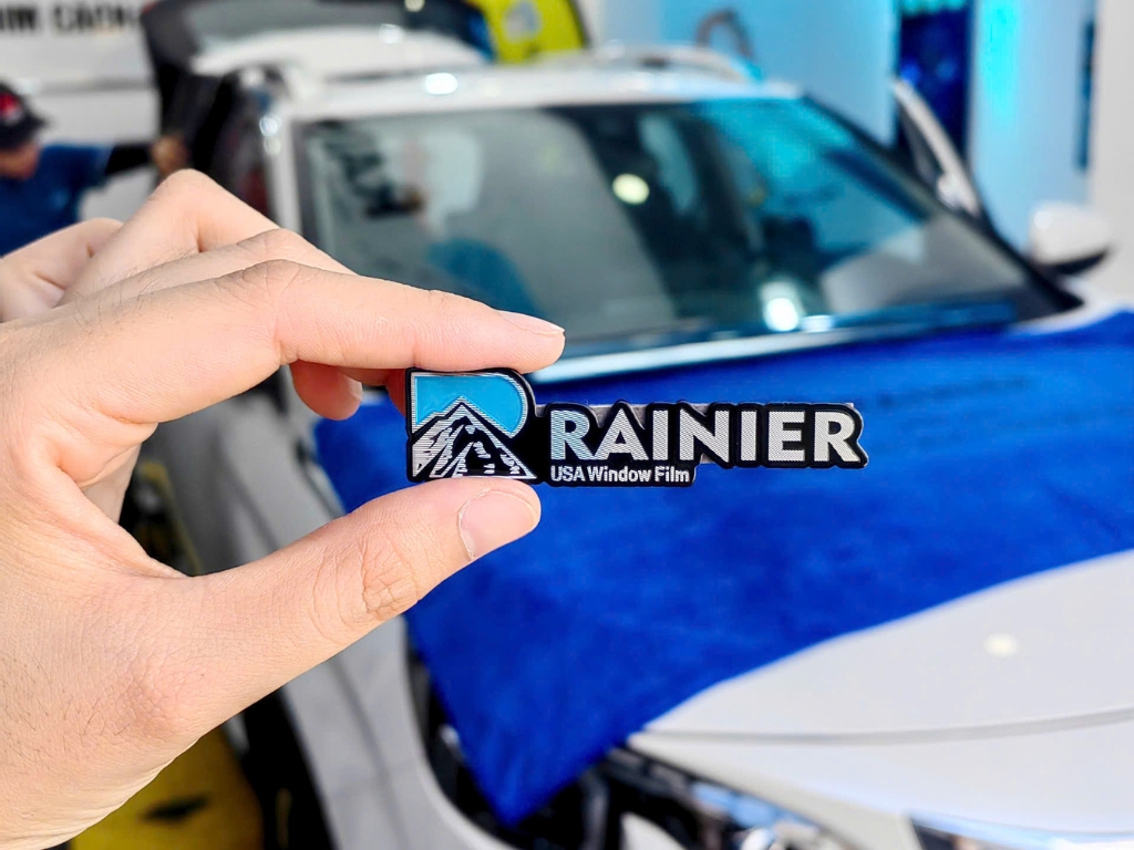 Bảo vệ nội thất xe Lexus với phim cách nhiệt Rainier