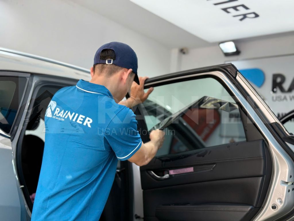Giải pháp chống nóng và bảo vệ nội thất bên trong xe Mercedes C200