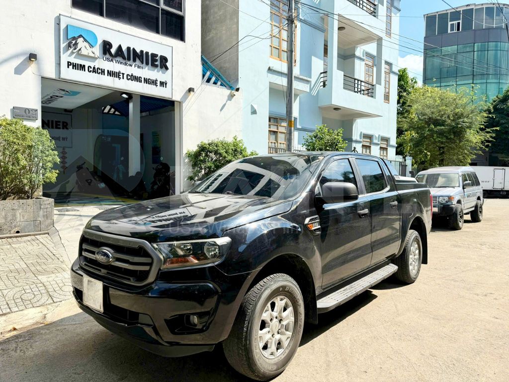 Giải pháp chống nóng và bảo vệ nội thất xe Ford