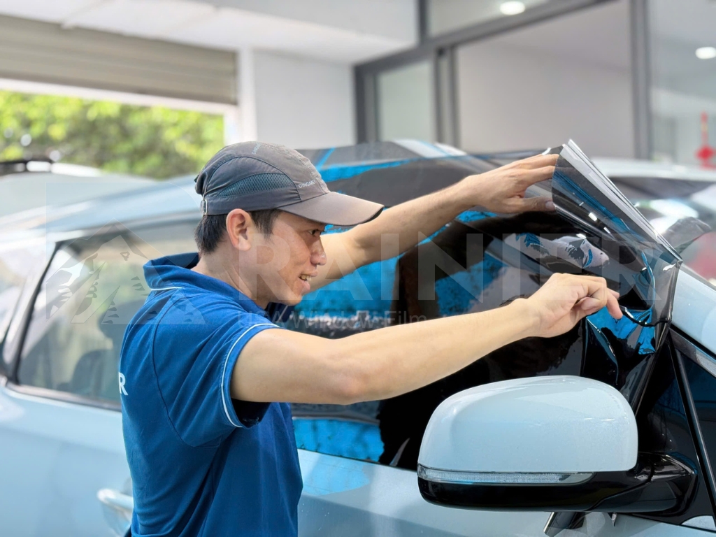 Giải pháp chống nóng và bảo vệ nội thất xe Range Rover
