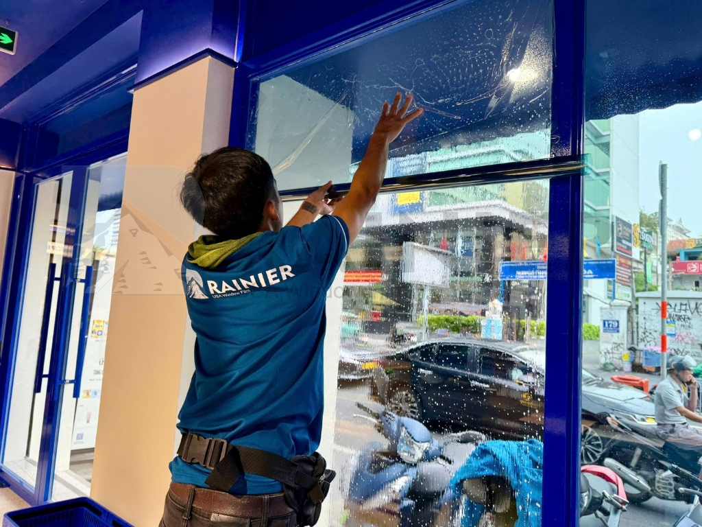 Quy trình các bước thi công dán phim cách nhiệt nhà kính Hà Nam