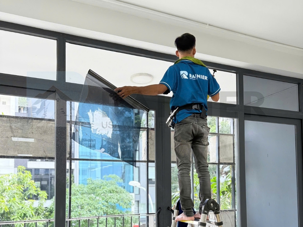 Thi công dán phim cách nhiệt nhà kính Gia Lai